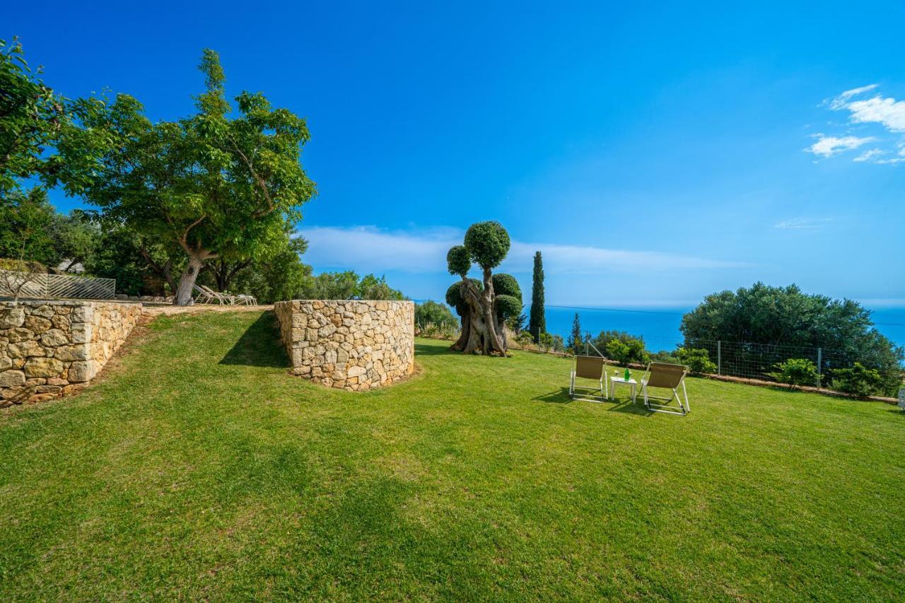 Lourdas Bay View Simotáta