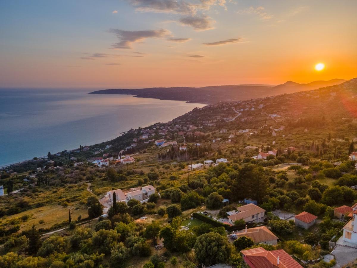 Lourdas Bay View בית נופש Simotáta